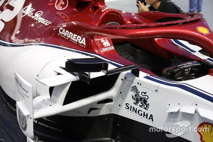 Alfa Romeo Racing C38, lateral