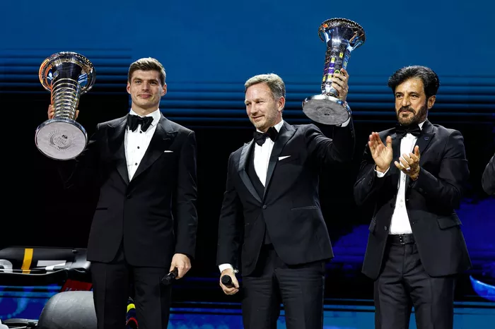 Max Verstappen, Campeón de Fórmula 1 de la FIA, Christian Horner, Director del equipo Red Bull Racing, Mohammed Ben Sulayem, Presidente de la FIA