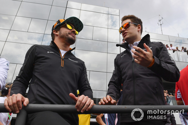 (L to R): Fernando Alonso, McLaren and Stoffel Vandoorne, McLaren on the drivers parade 