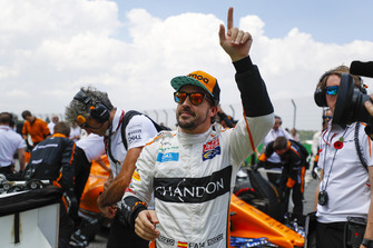 Fernando Alonso, McLaren, op de grid