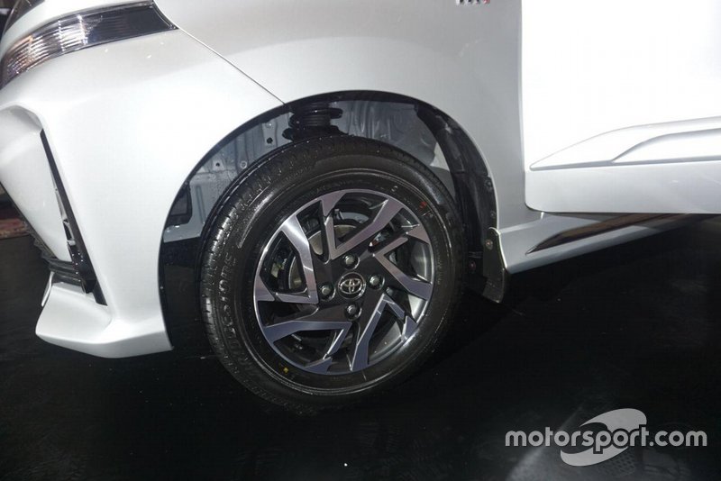 Velg Toyota New Veloz