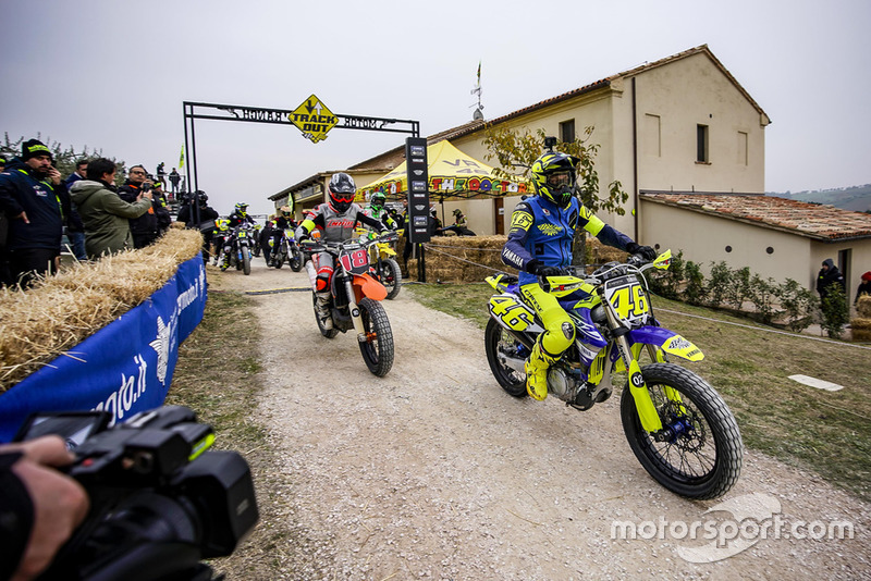 Valentino Rossi beraksi di La 100km Dei Championi