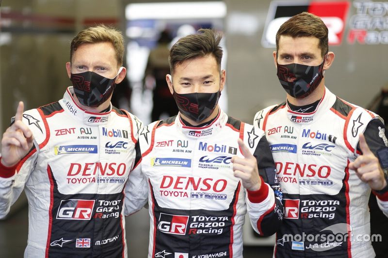 Autores de la pole #7 Toyota Gazoo Racing Toyota TS050: Mike Conway, Kamui Kobayashi, Jose Maria Lopez
