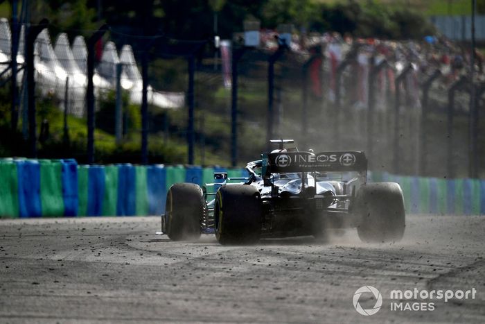 Lewis Hamilton, Mercedes W12, se va de ancho