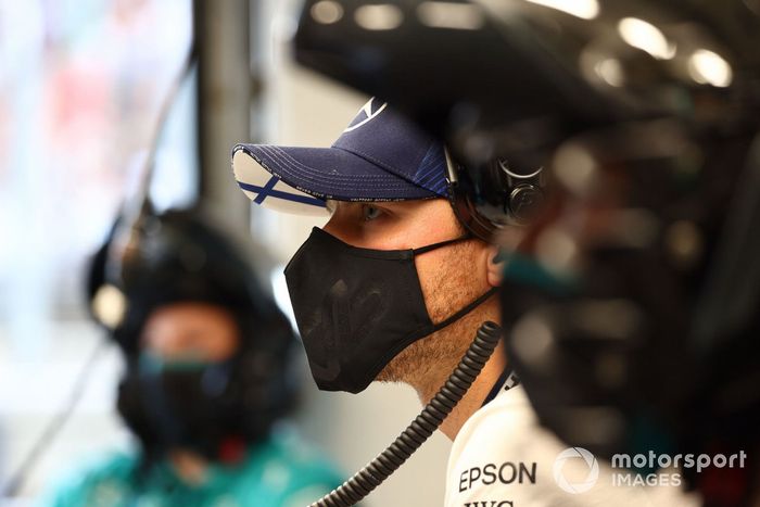 Valtteri Bottas, Mercedes, en el garaje