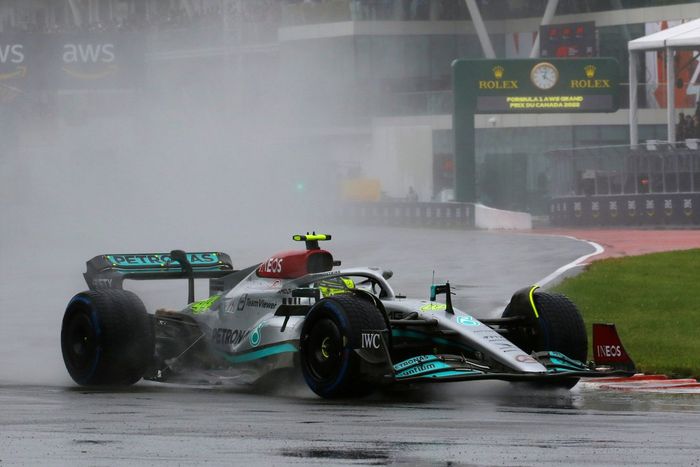 Lewis Hamilton, Mercedes W13
