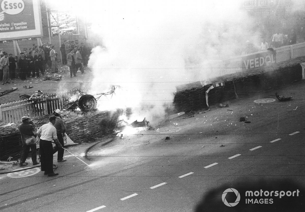L'accident de Pierre Levegh, Mercedes 300 SLR