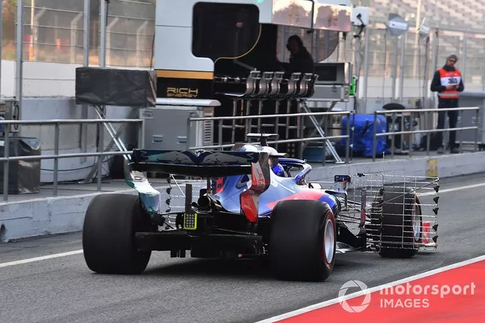 Alex Albon, Scuderia Toro Rosso STR14 con sensores