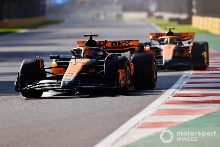 Oscar Piastri, McLaren MCL60, Lando Norris