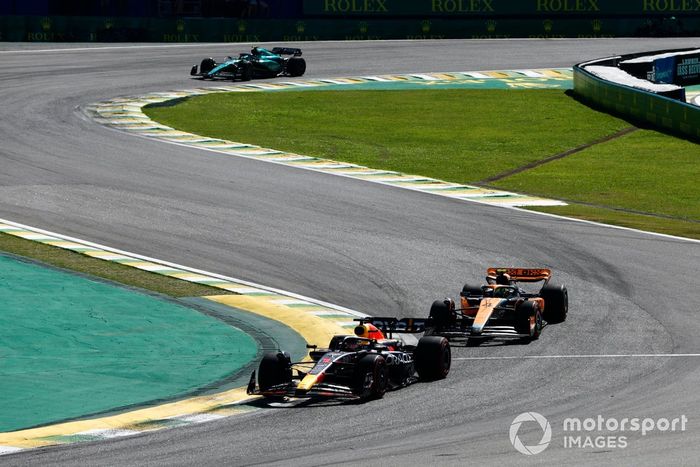 Max Verstappen, Red Bull Racing RB19, Lando Norris, McLaren MCL60, Fernando Alonso, Aston Martin AMR23