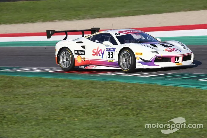 #93 Ferrari 488 Challenge, HR Owen: Chris Froggatt