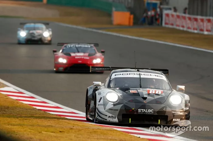 #88 Dempsey-Proton Racing Porsche 911 RSR: Thomas Preining, William Bamber, Angelo Negro