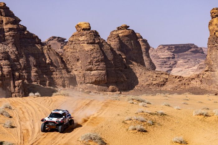 #217 X-raid Mini JCW Team Mini John Cooper Works Rally Plus: Krzysztof Hołowczyc, Łukasz Kurzeja