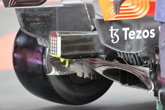 Detalle del difusor del Red Bull Racing RB16B de Sergio Pérez