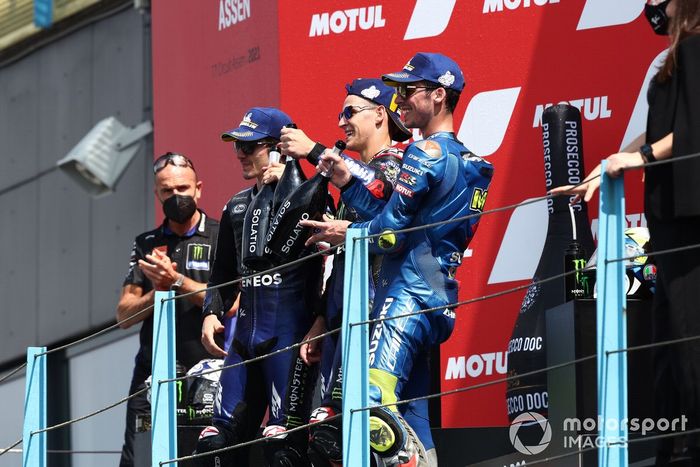 Podio: ganador de la carrera Fabio Quartararo, Yamaha Factory Racing, segundo lugar Maverick Viñales, Yamaha Factory Racing, tercer lugar Joan Mir, Team Suzuki MotoGP