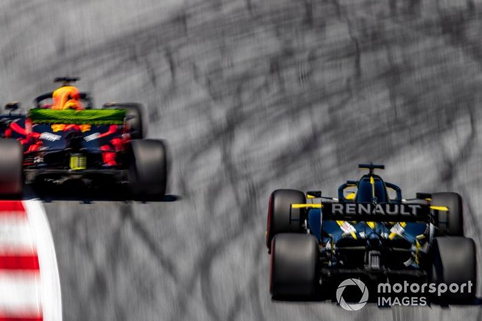 Max Verstappen, Red Bull Racing RB15, Daniel Ricciardo, Renault F1 Team R.S.19