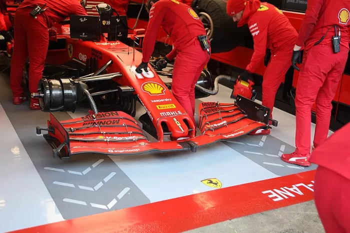 Detalle del alerón delantero del Ferrari SF1000
