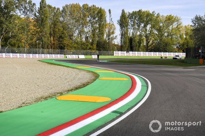 Sponsor signage and kerbs in the national colours