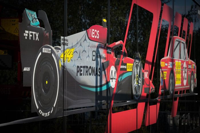 Decoración especial de Mercedes (solo de exhibición)