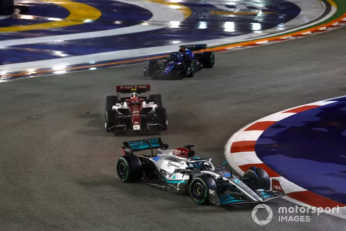 George Russell, Mercedes W13 Zhou Guanyu, Alfa Romeo C42