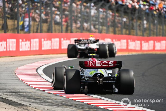 Lewis Hamilton, Mercedes W13