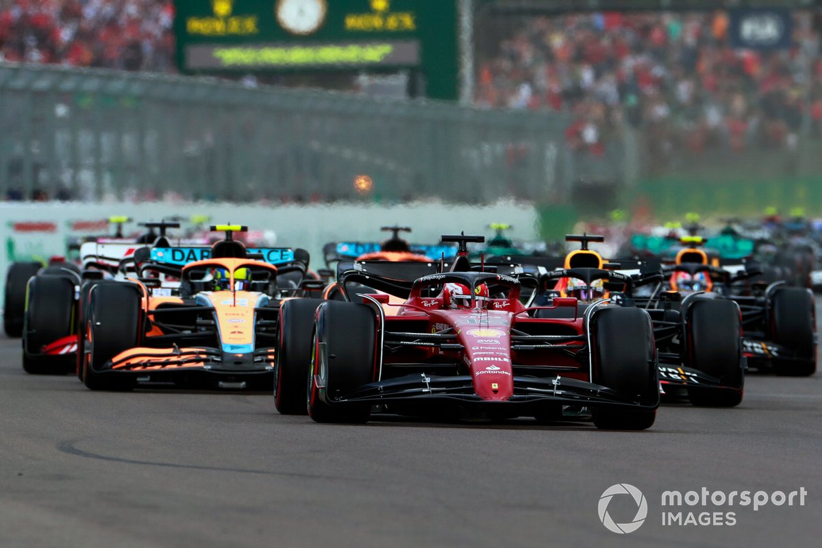 Sezonun ilk sprint yarışını Verstappen kazandı 1 Formula 1 Haberleri - F1 Puan Durumu Charles Leclerc, Ferrari F1-75, the field away at the start