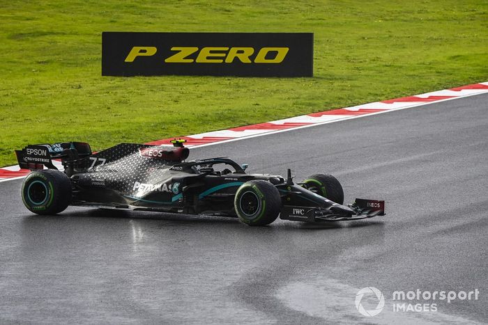 Valtteri Bottas, Mercedes F1 W11 hace un trompo