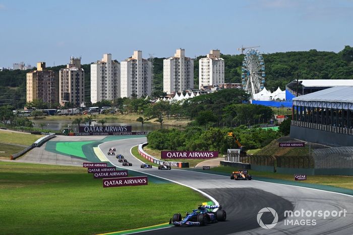 Esteban Ocon, Alpine A523, Oscar Piastri, McLaren MCL60