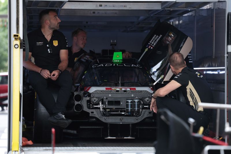 #38 Cadillac Hertz Team Jota Cadillac V-Series.R: Earl Bamber, Sebastien Bourdais, Jenson Button