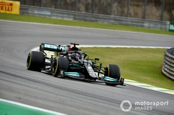 Hamilton verslaat Verstappen voor zege in GP van Sao Paulo