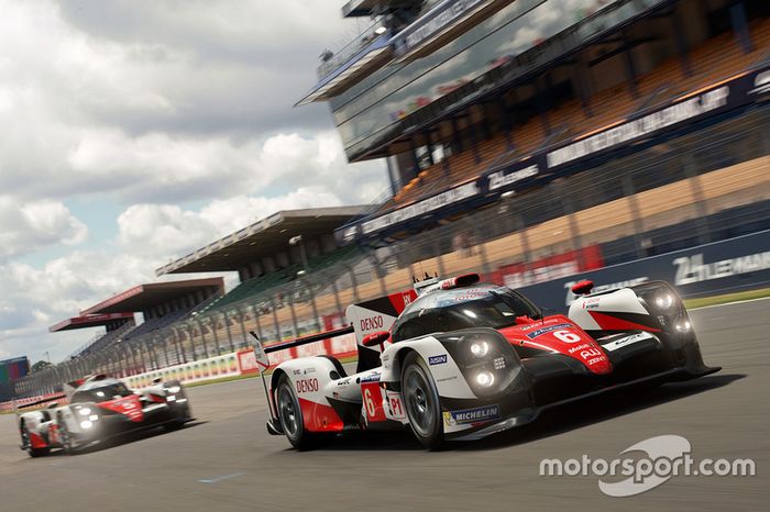 Los dos Toyota TS050 Hybrid en GT Sport