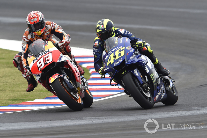 Marc Marquez, Repsol Honda Team, Valentino Rossi, Yamaha Factory Racing se touchent