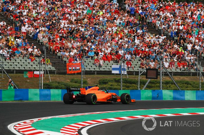16: Stoffel Vandoorne, McLaren MCL33, 1'18.782