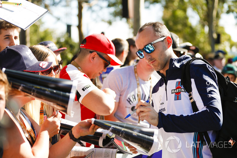 Robert Kubica, Williams Martini Racing,  firma autógrafos