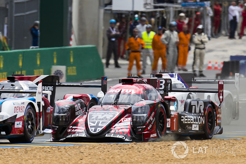 Crash: #1 Rebellion Racing Rebellion R-13: Andre Lotterer, Neel Jani, Bruno Senna, #8 Toyota Gazoo Racing Toyota TS050: Sébastien Buemi, Kazuki Nakajima, Fernando Alonso