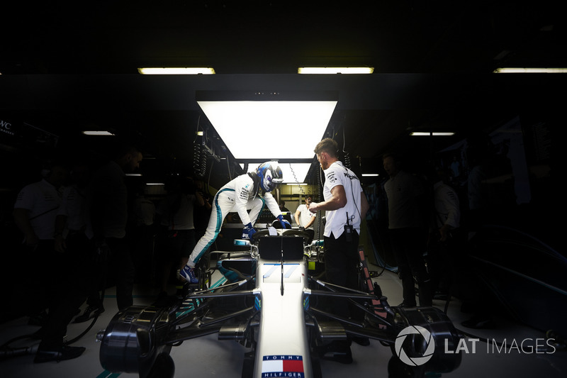 Valtteri Bottas, Mercedes AMG F1, climbs into his car