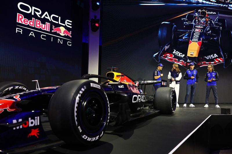 Isack Hadjar, Red Bull Racing, Max Verstappen, Red Bull Racing, Laurent Mekies, directeur de l'écurie Red Bull Racing
