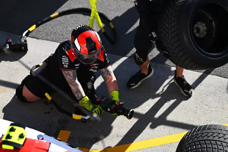 Haas F1 pitstop practice 