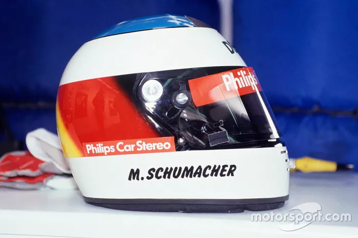 El casco del debut de Schumacher en F1. Pasa las fotos y disfruta de todos