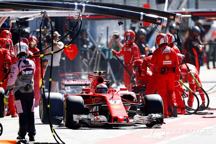 Kimi Raikkonen, Ferrari SF70H, después de pitstop