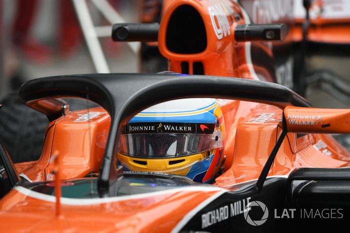 Fernando Alonso, McLaren MCL32 and halo