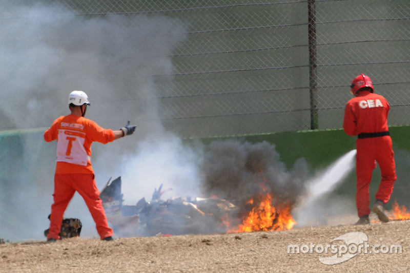 Eugene Laverty, Milwaukee Aprilia World Superbike Team bike on fire