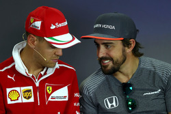 Sebastian Vettel, Ferrari and Fernando Alonso, McLaren Perşembe basın toplantısı