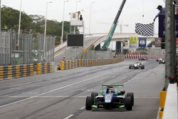 Le vainqueur António Félix da Costa, Carlin Dallara Volkswagen