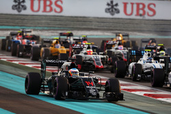 Fernando Alonso, McLaren MP4-31 bij de start van de race