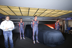 Hayden Paddon, Daniel Sordo, Thierry Neuville, Hyundai Motorsport revelan el Hyundai i20 Coupe WRC 2017