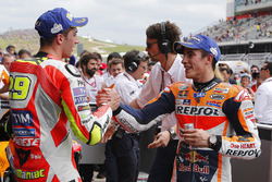 Победитель - Марк Маркес, Repsol Honda Team и третье место - Андреа Янноне, Ducati Team