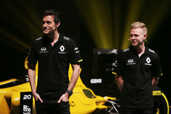 Jolyon Palmer, Renault Sport F1 Team and Kevin Magnussen, Renault Sport F1 Team
