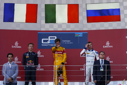 Podium: Sieger Antonio Giovinazzi, PREMA Racing; 2. Platz Pierre Gasly, PREMA Racing; 3. Platz Serge