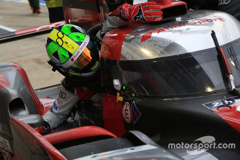 24 Heures du Mans : Lucas di Grassi sort de l'Audi R18